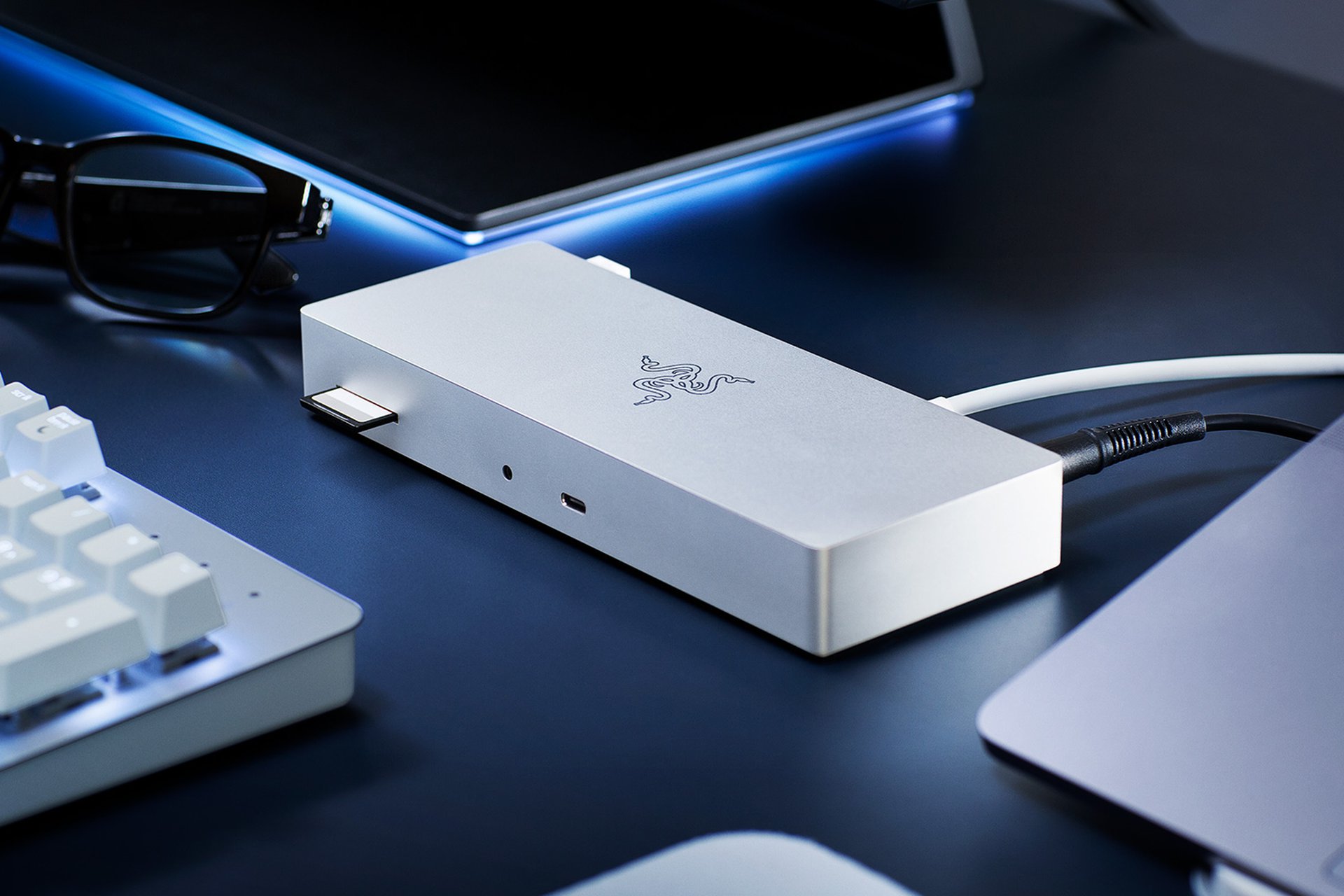 Buy Razer Thunderbolt™ 4 Dock - Mercury | Gaming Pc Accessories 