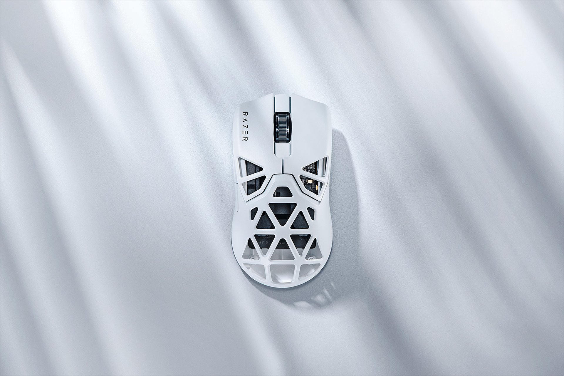 Buy Razer Viper Mini Signature Edition | Gaming Mice | Razer.com