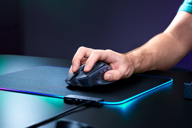 Razer Basilisk V4 HyperSpeed - Black -view 1