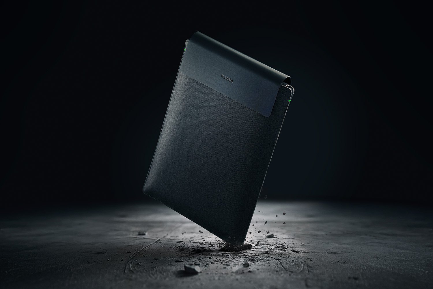 Razer Laptop Sleeve 16 with Wireless Charging for Devices