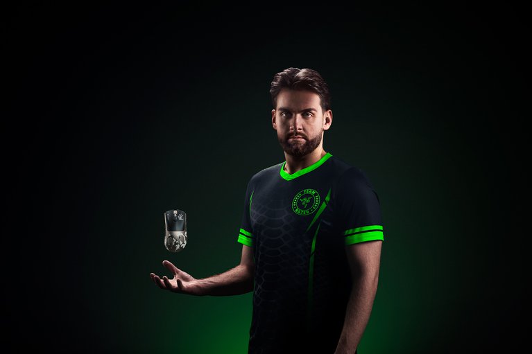 Razer DeathAdder V4 Pro - NiKo Edition - 1 を表示