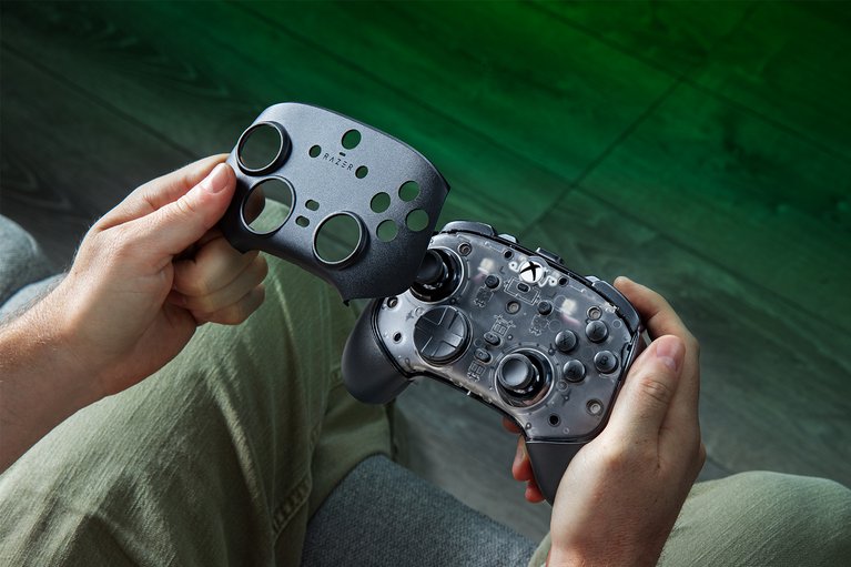 Razer Wolverine V4 Pro -view 1