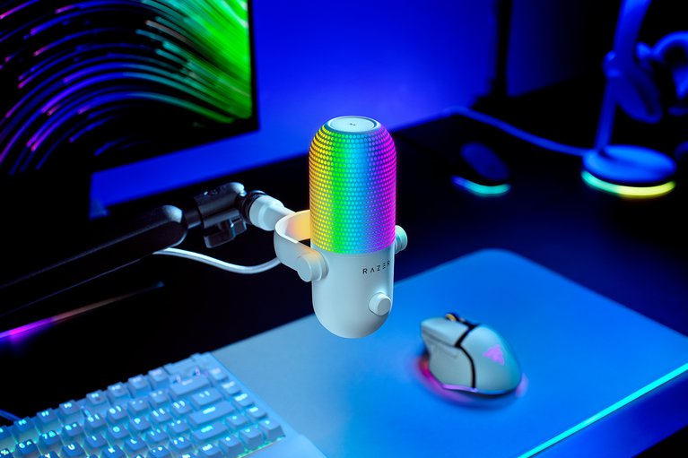 Razer Seiren V3 Chroma - White -view 1