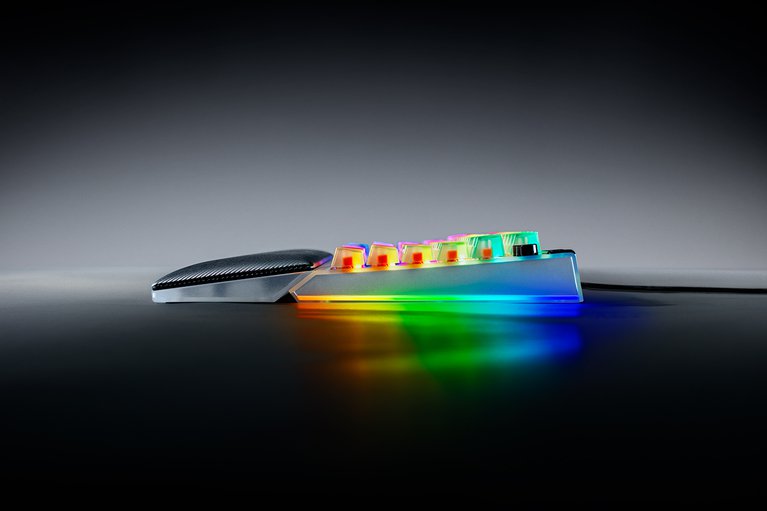 Razer BlackWidow V4 75% - US - Phantom White Edition -view 1